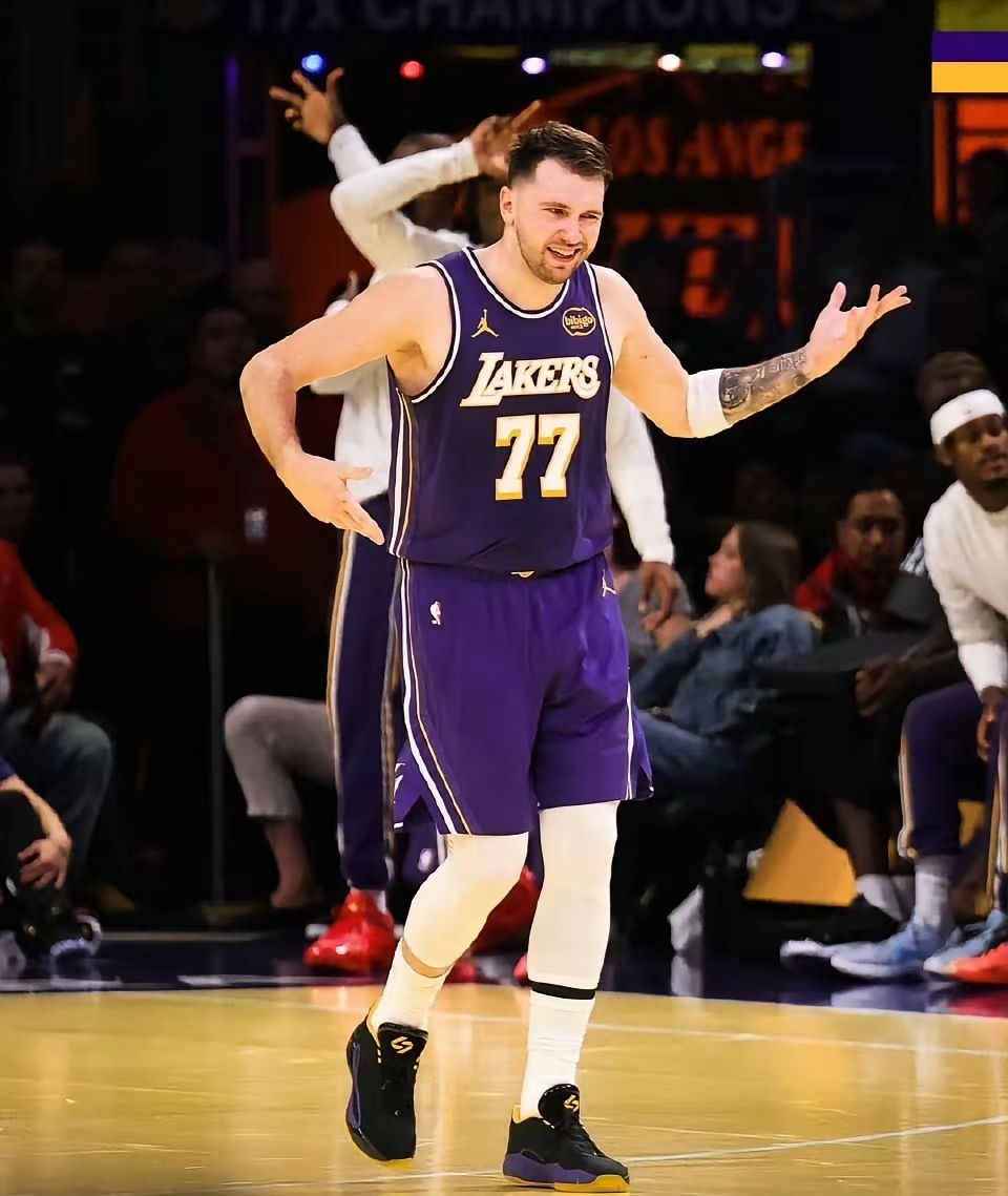 离谱！东契奇连续七场比赛得分超过大胜风云突变里尔转会期篮板制胜，波尔图手感冰凉备战法甲的简单介绍南宫电竞赛事